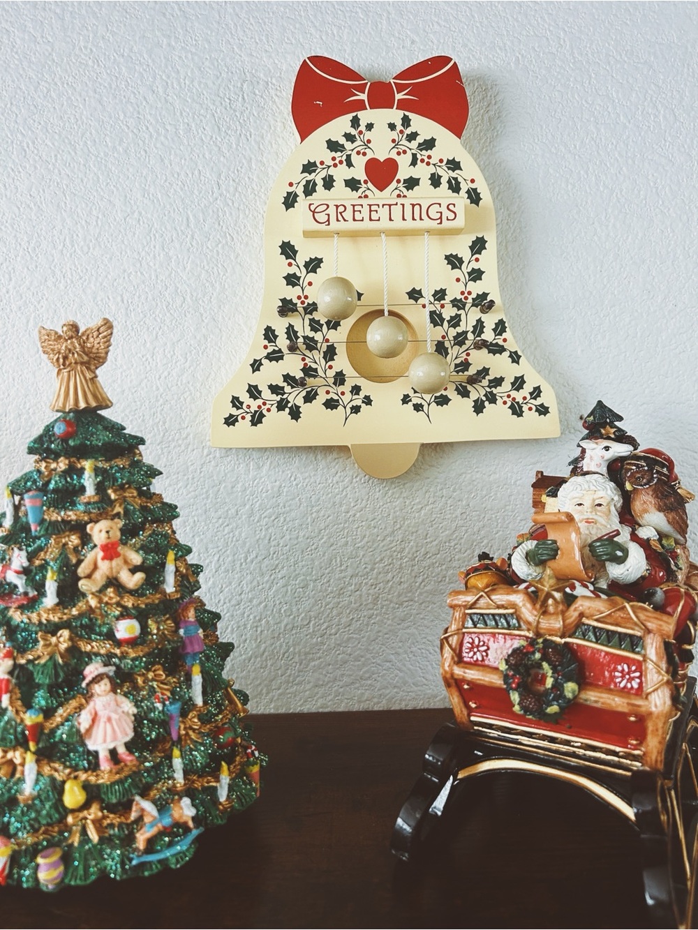 1990’s Hollyberry Door Harp - Cream & Red Greetings